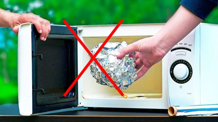 Aluminum foil cannot be put into the microwave