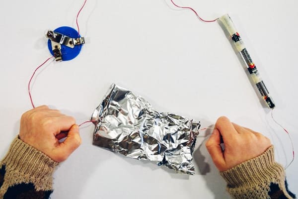 Aluminum-foil-conductivity-test Aluminum-foil-conductivity-test